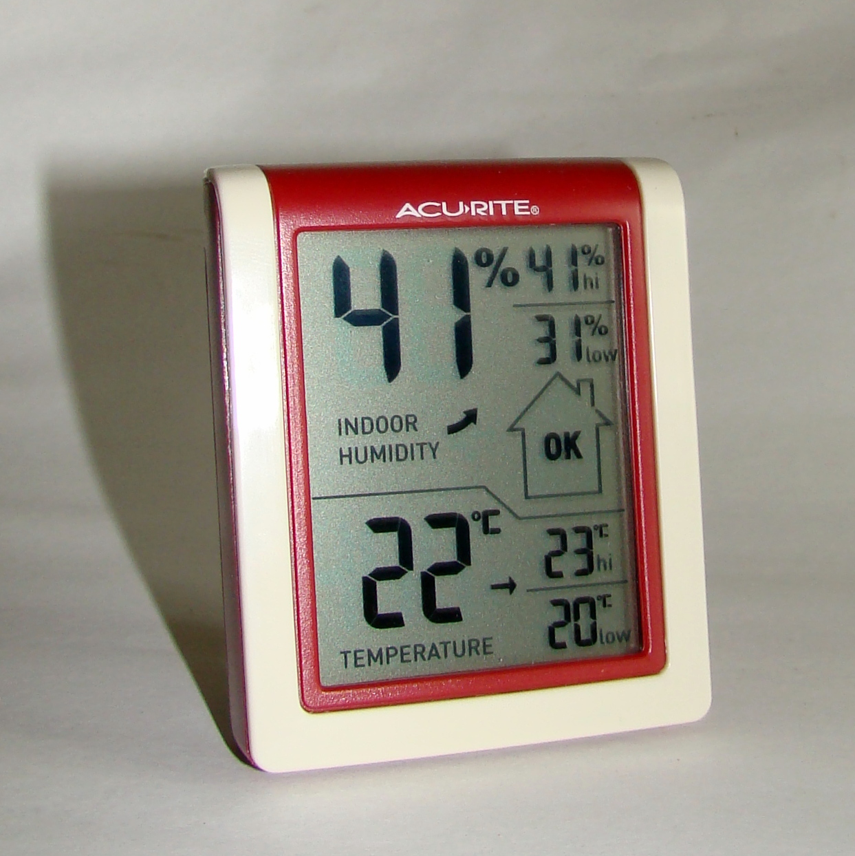 Termohigrómetro para observar temperatura y humedad